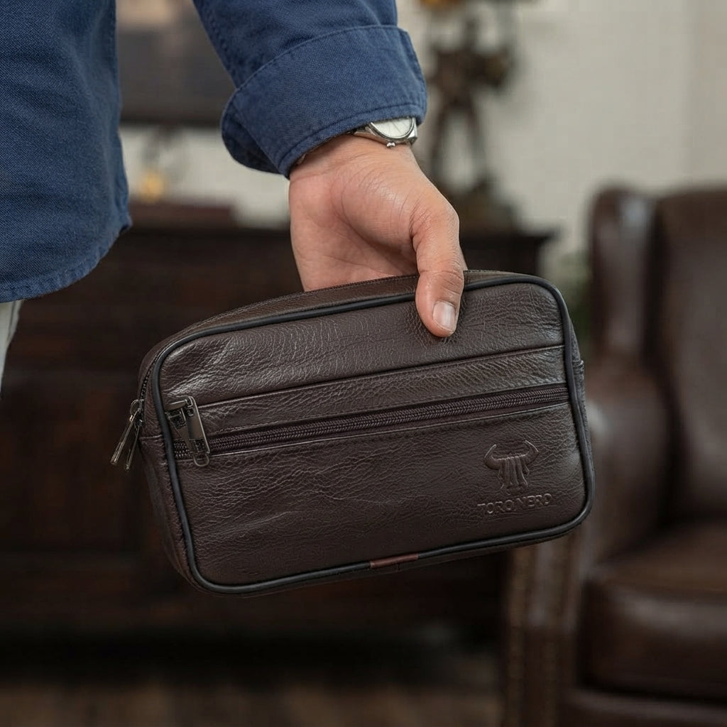 Brązowa męska saszetka z naturalnej skóry Hand and Belt Carrier
